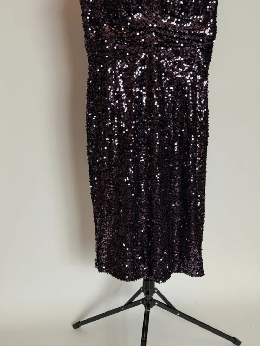 Beautiful Sequin V-Neck Midi Dress in Deep Plum, Size 8